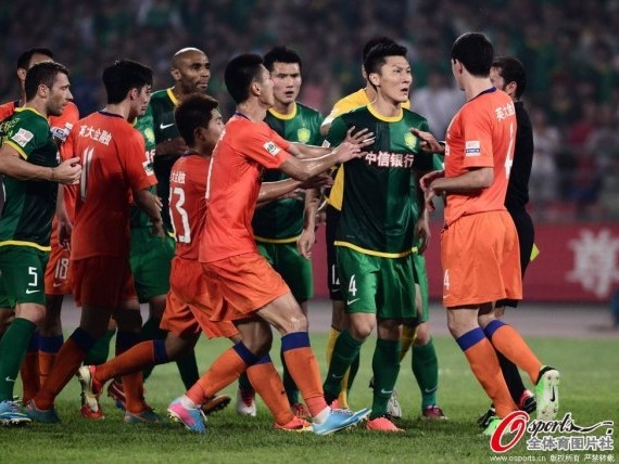 2017赛季京鲁大战：国安2-2鲁能四连胜遭终结