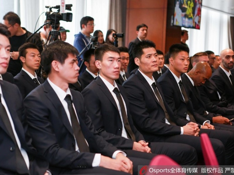 京城篮球新篇章：马布里率北控众将誓师新赛季，情怀与野心在此交融