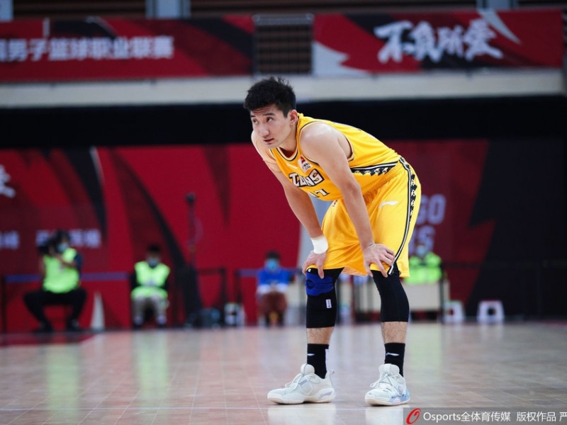 沪厦大战硝烟起广厦逆转送上海四连败